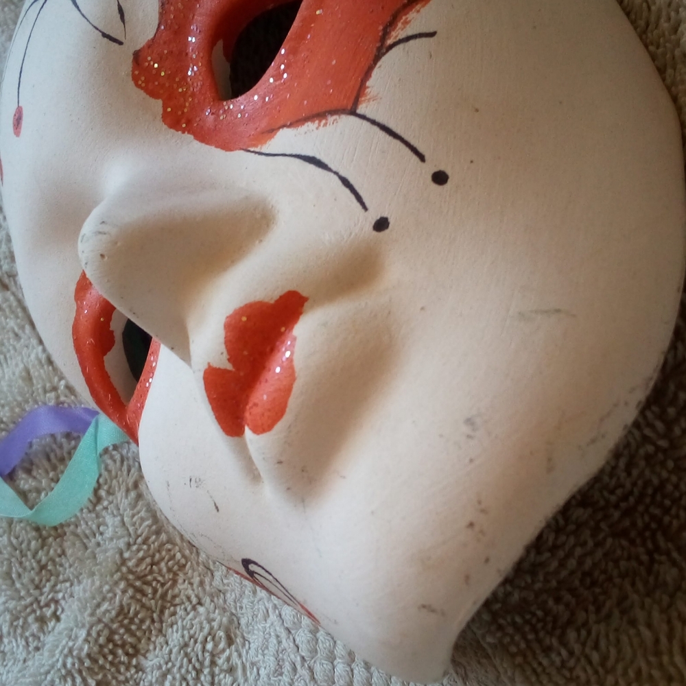 Mask 🎭 - Picture 3 of 6